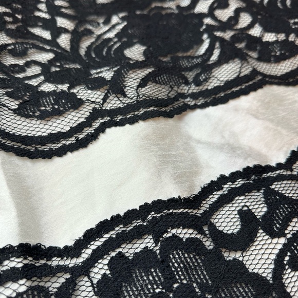 THE LIMITED Sleeveless Black Lace With White Underlay Dress | Size 10 - Picture 12 of 16